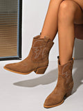 Botines bordados con tacón de bloque, punta redonda y estilo caballero