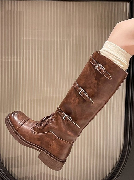 Botines estilo británico tipo Martin, desgastados y de punta cuadrada
