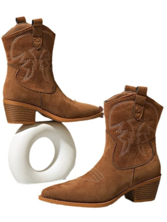 Botines bordados con tacón de bloque, punta redonda y estilo caballero
