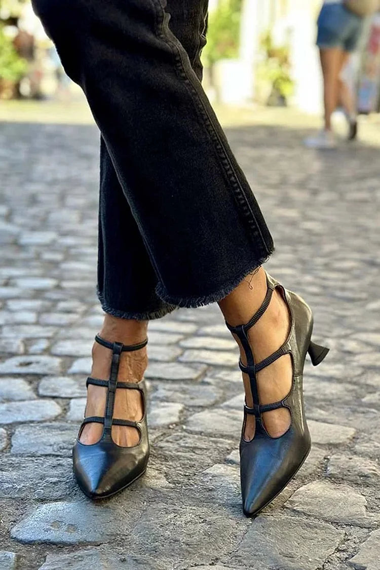 Zapatos de tacón elegantes con tiras
