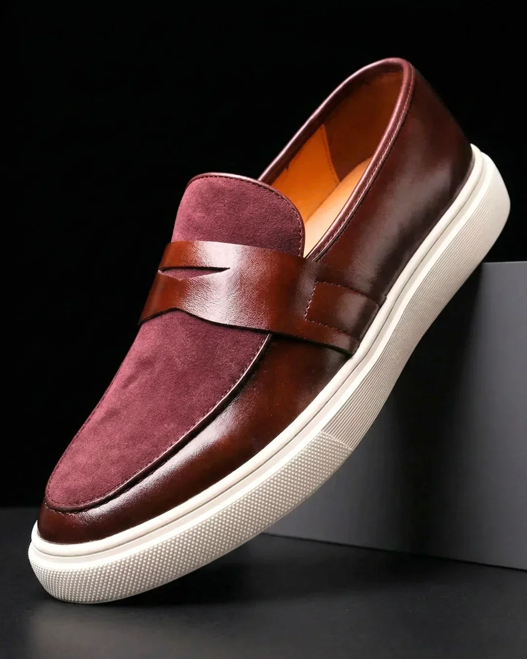 Mocasín AUGUSTO de piel y ante estilo náutico