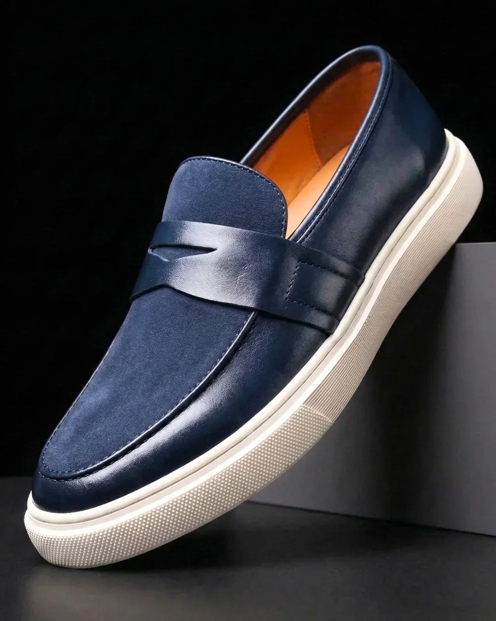 Mocasín AUGUSTO de piel y ante estilo náutico