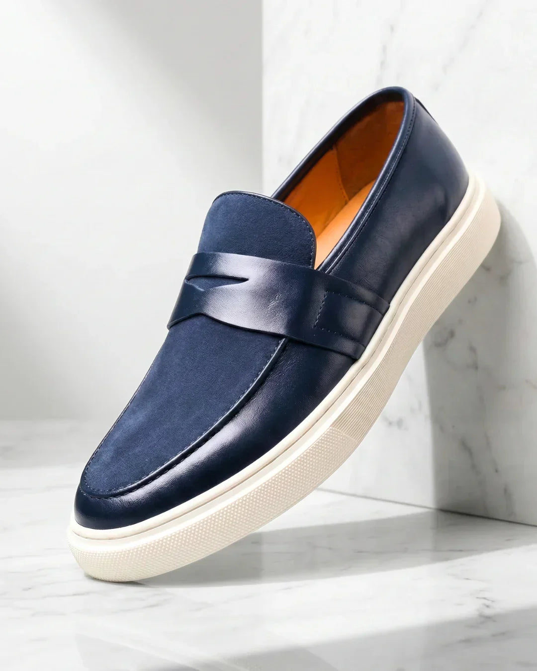 Mocasín AUGUSTO de piel y ante estilo náutico
