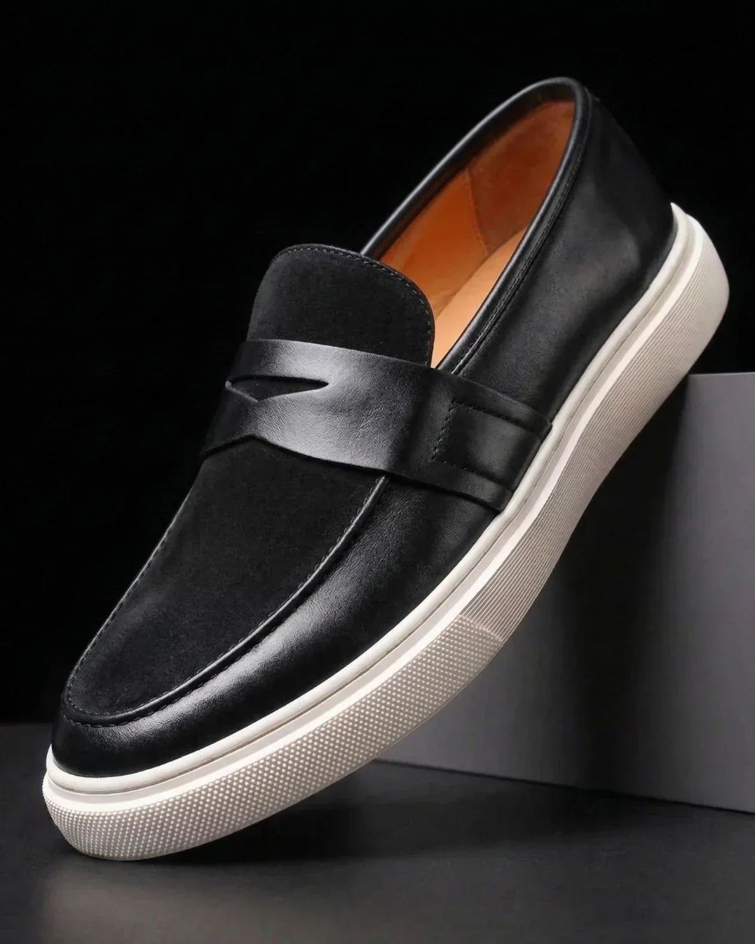 Mocasín AUGUSTO de piel y ante estilo náutico
