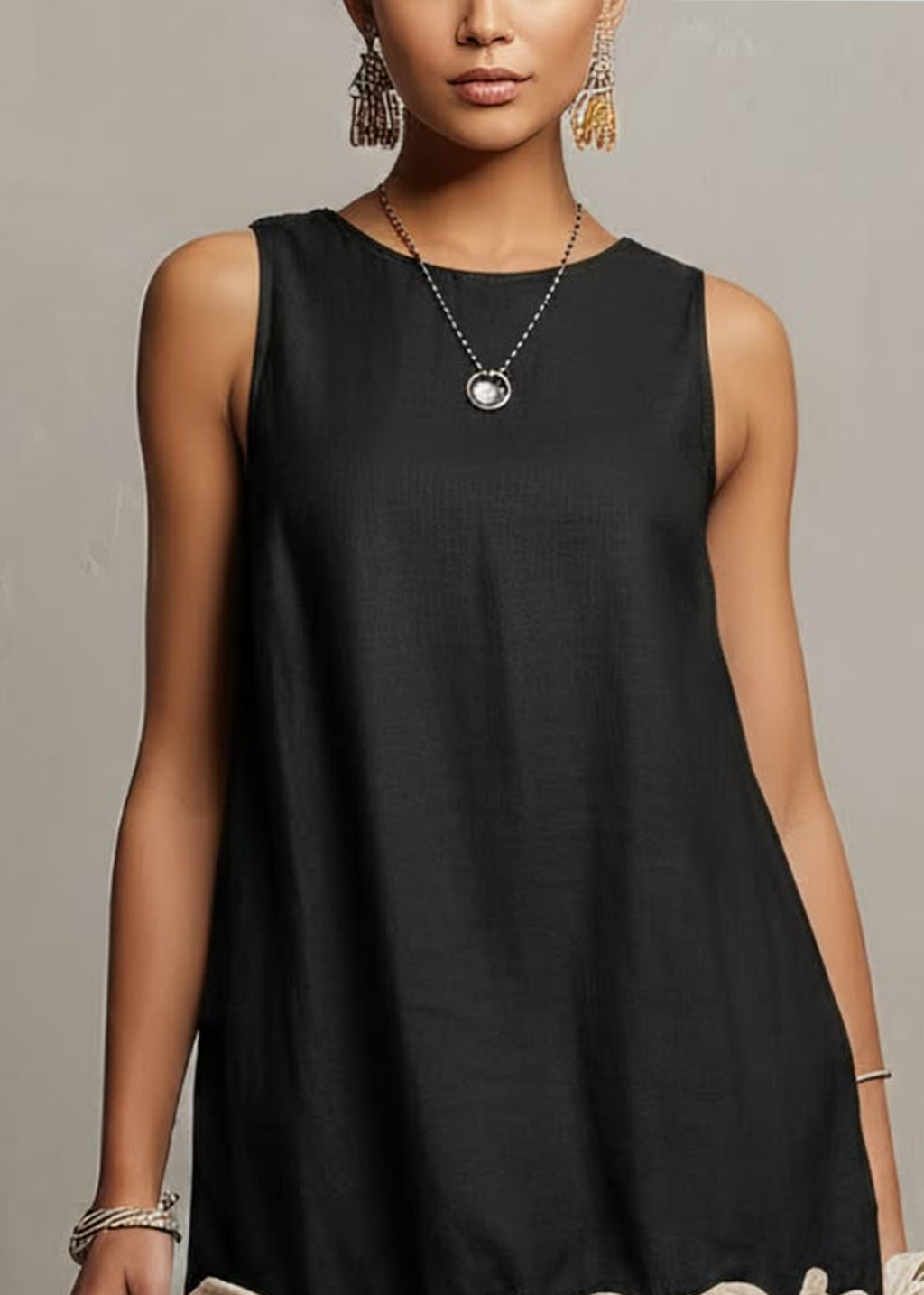 Mini vestido negro holgado con flores en 3D