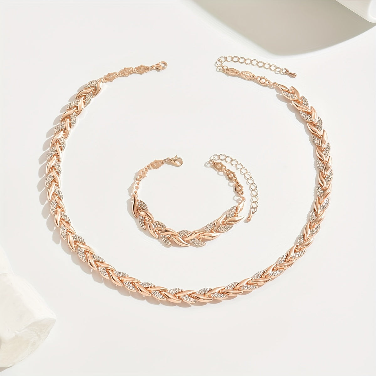 Claudine | Collar hecho a mano en forma de cola de pez