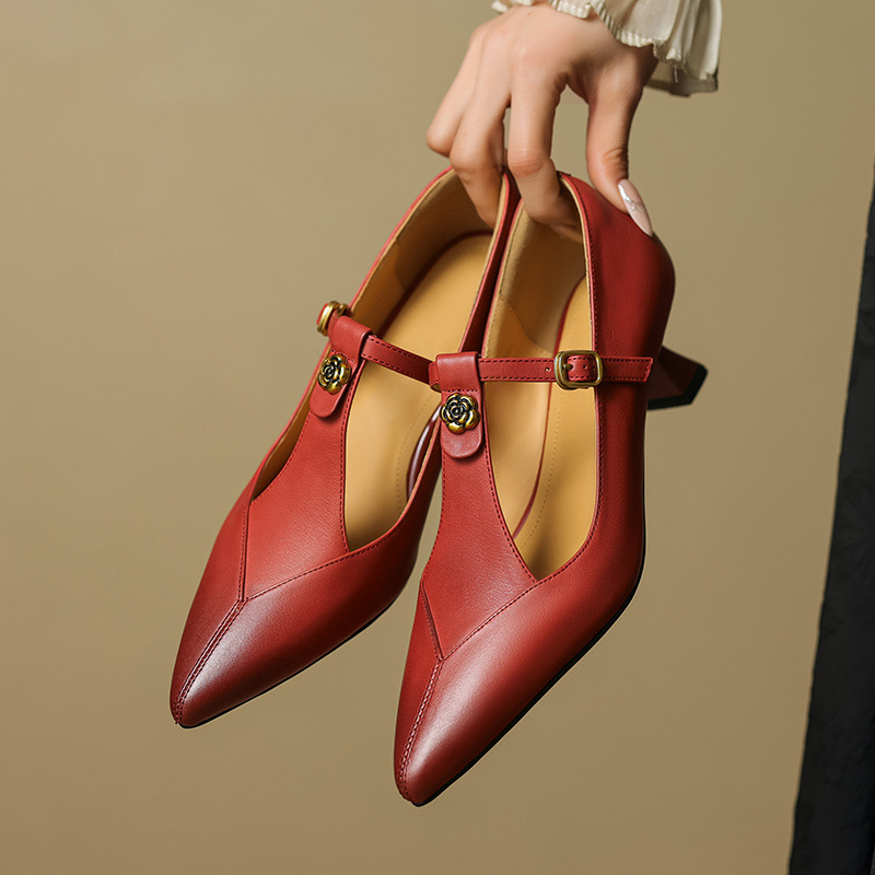 Zapatos de tacón bajo con adorno de rosa
