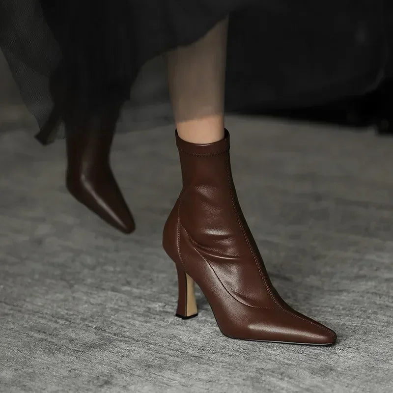 Botines de punta fina