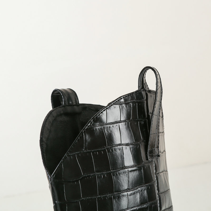 Botas altas estilo western con efecto cocodrilo
