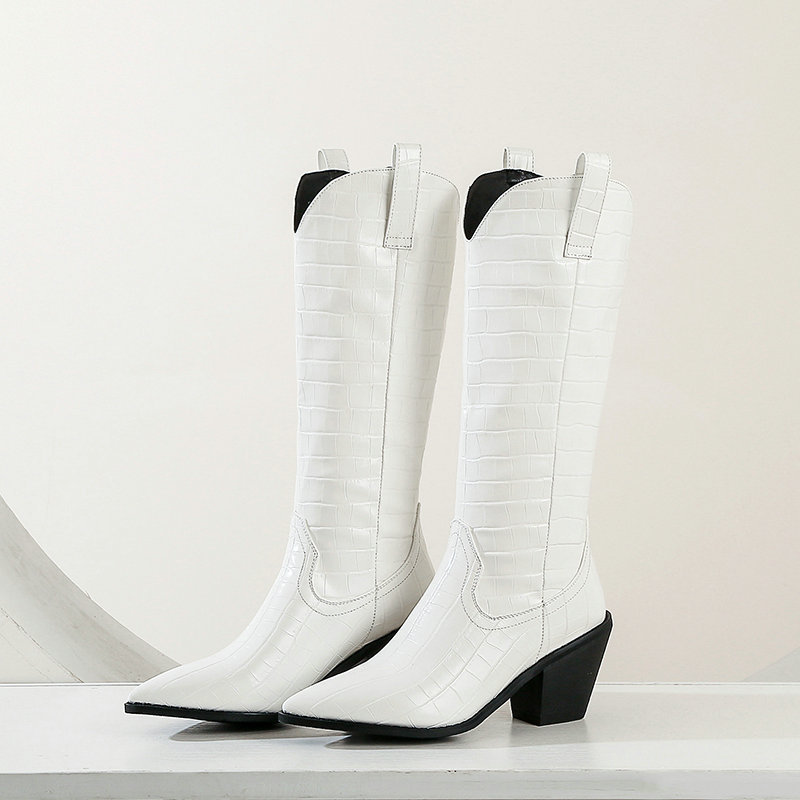 Botas altas estilo western con efecto cocodrilo