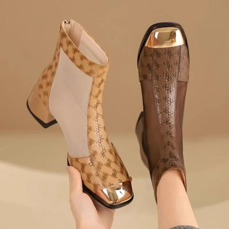 Botines de malla con puntera metálica