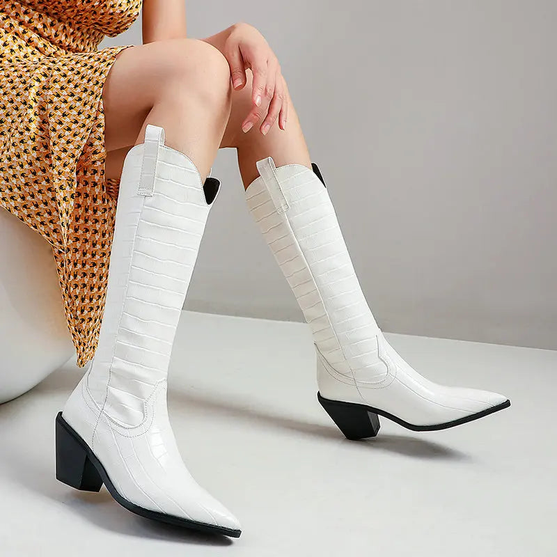 Botas altas estilo western con efecto cocodrilo