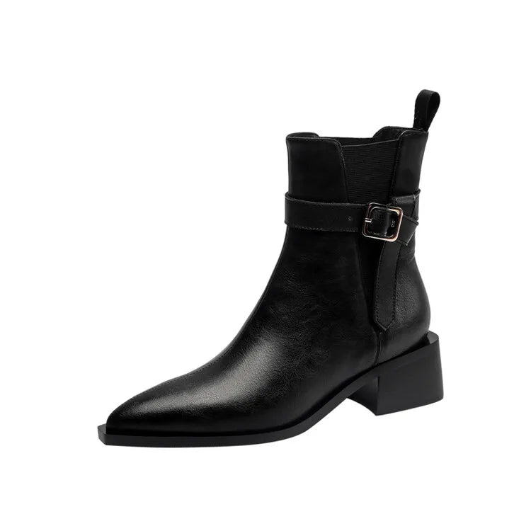 Botines de cuero con detalle de hebilla