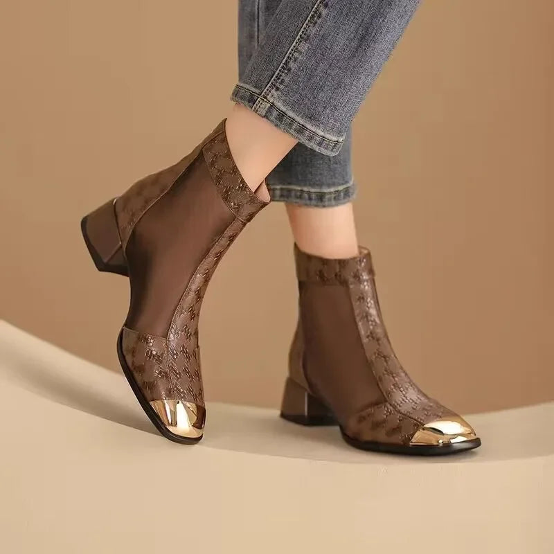 Botines de malla con puntera metálica