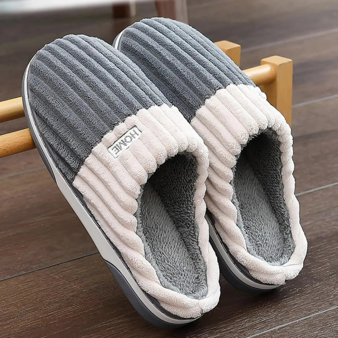 Pantuflas forradas de polar con suave textura acanalada