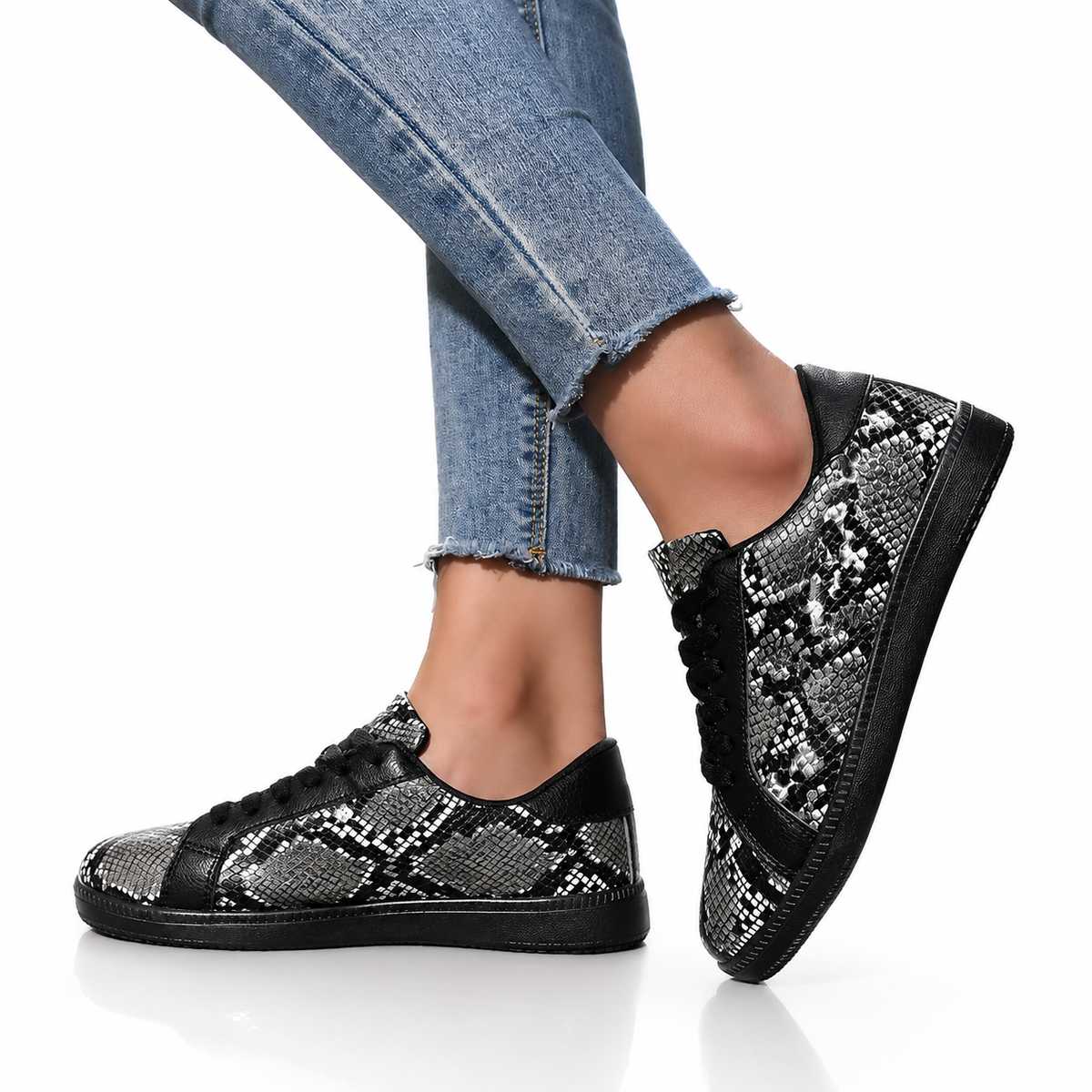 Zapatillas con efecto serpiente
