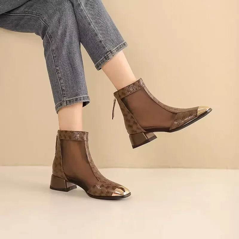 Botines de malla con puntera metálica