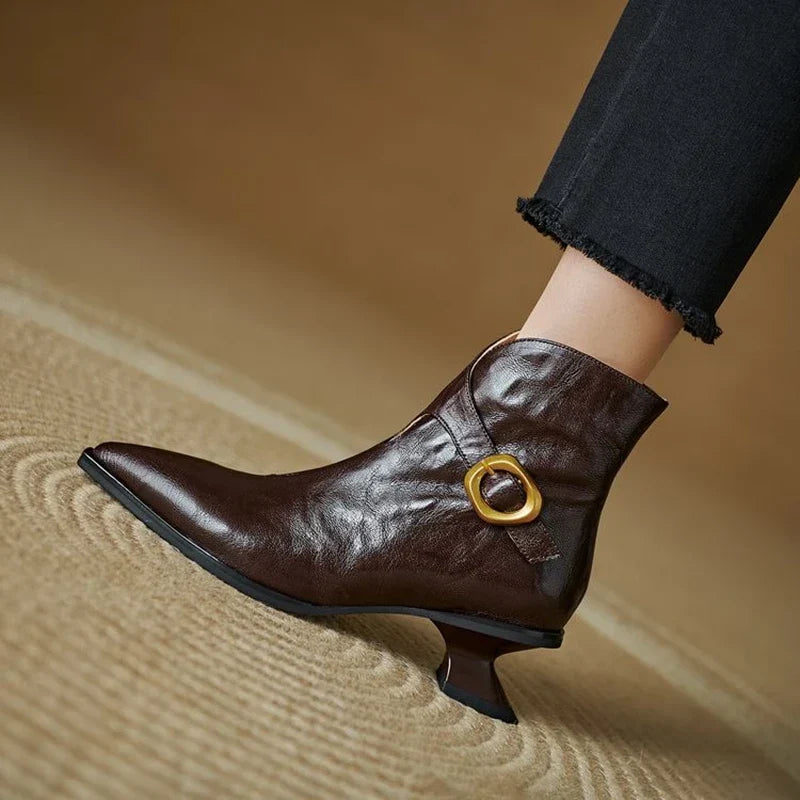 Botines de Cuero con Hebilla Dorada