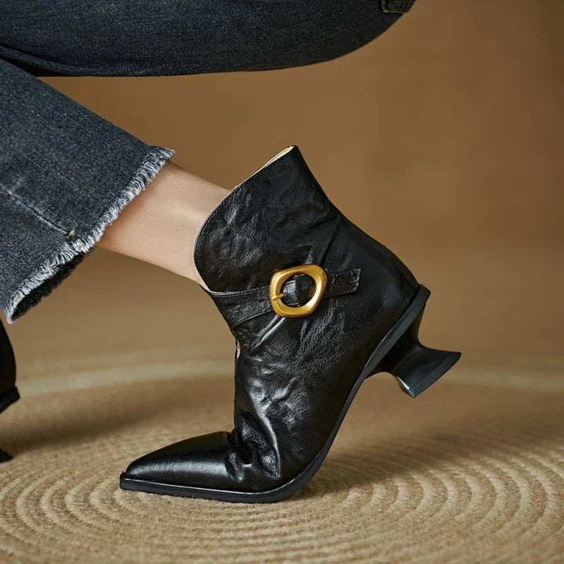 Botines de Cuero con Hebilla Dorada