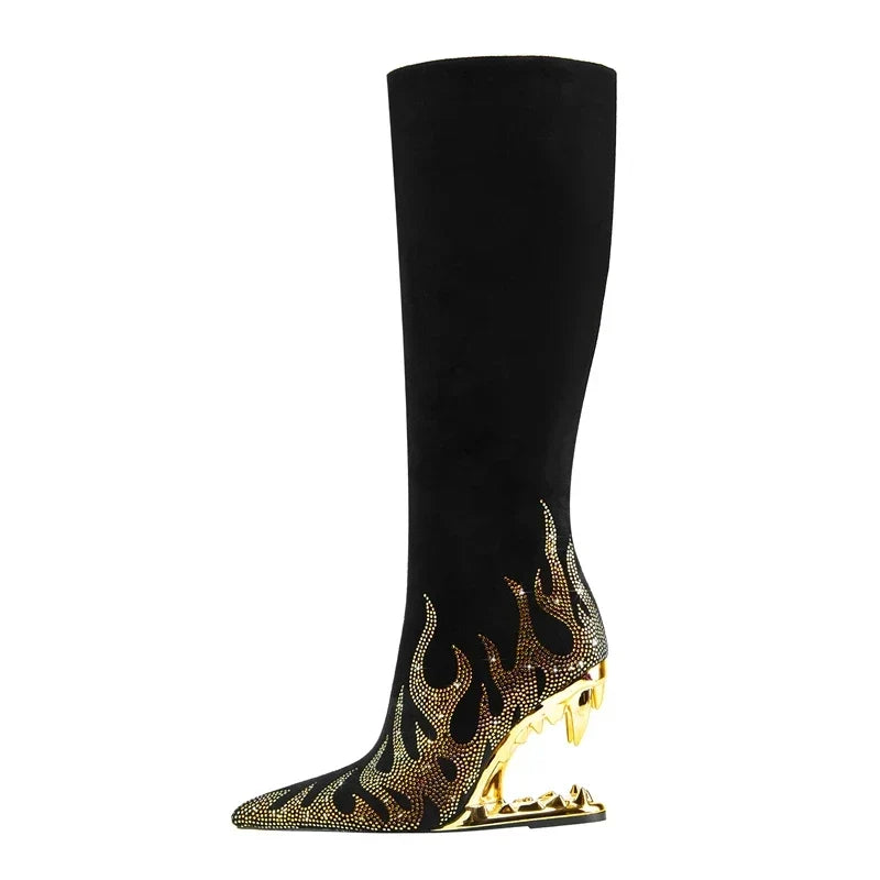 Botas altas con pedrería y tacón escalonado