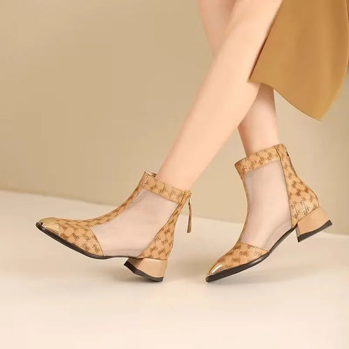 Botines de malla con puntera metálica