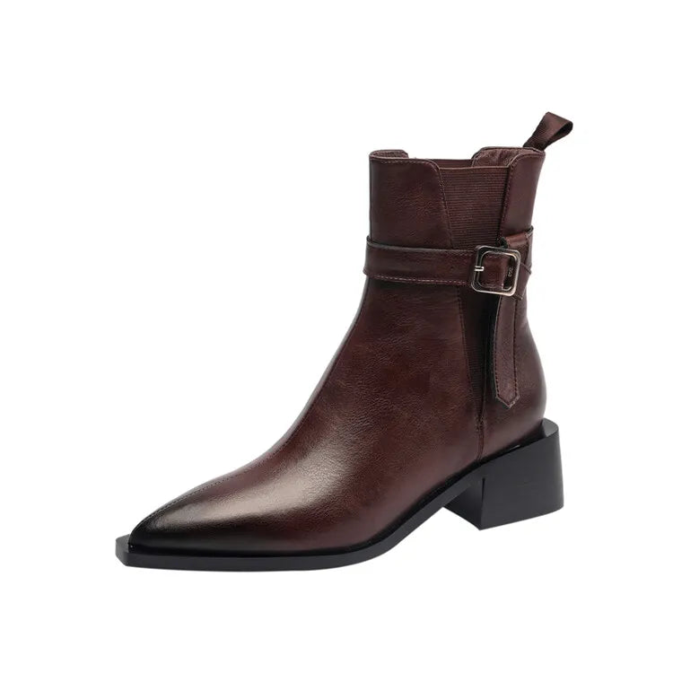 Botines de cuero con detalle de hebilla