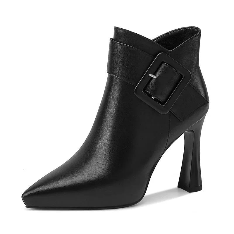 Botines de tacón con hebilla oversize