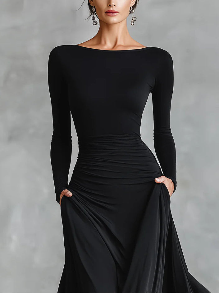 Vestido Largo Negro de Crepé Plisado Cuello Barco