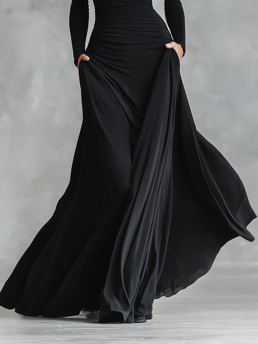 Vestido Largo Negro de Crepé Plisado Cuello Barco