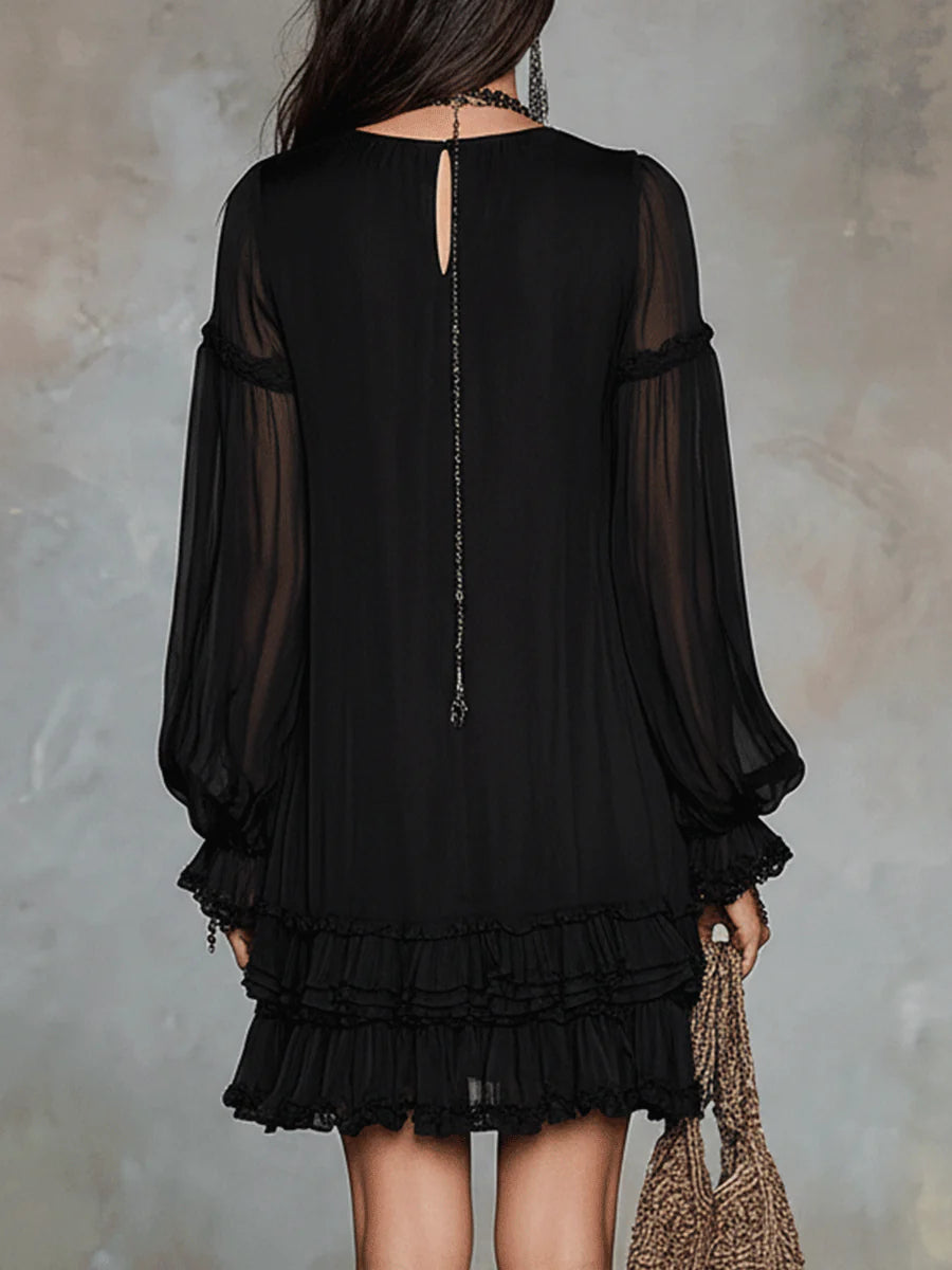 Mini vestido negro de gasa con escote en V, volantes y mangas farol