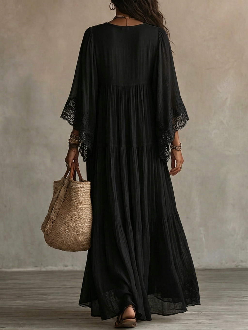 Ambra | Vestido maxi negro con escote en V y mangas murciélago