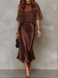 Conjunto de blusa de chifón y vestido midi de satén marrón