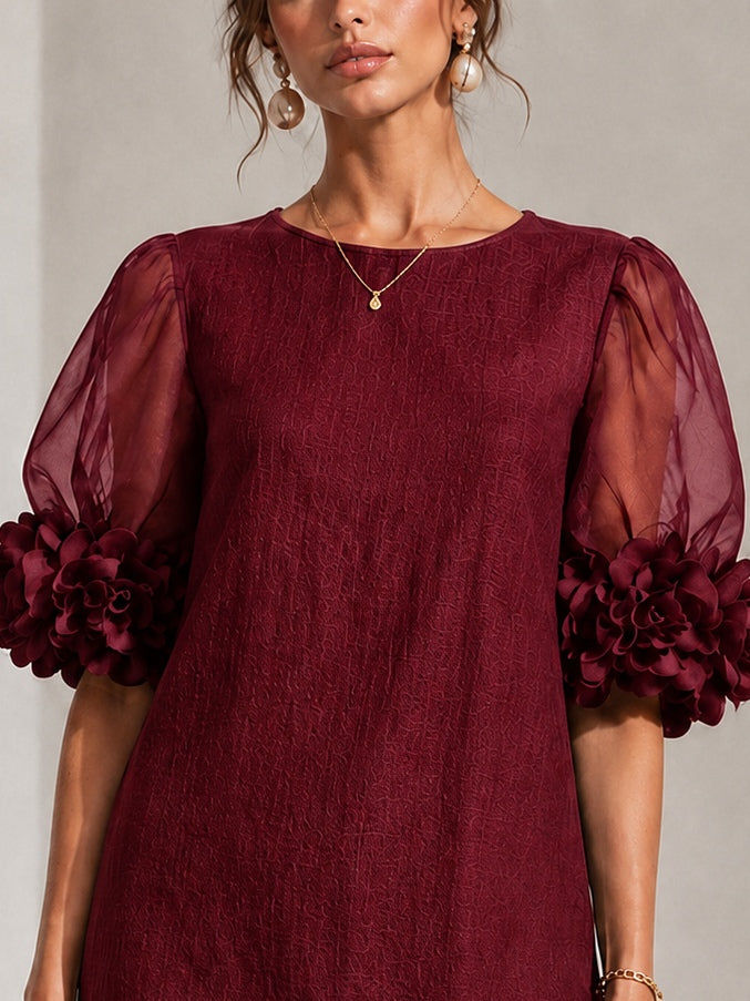 Mini Vestido Burdeos de Organza con Mangas Abullonadas y Puños Florales