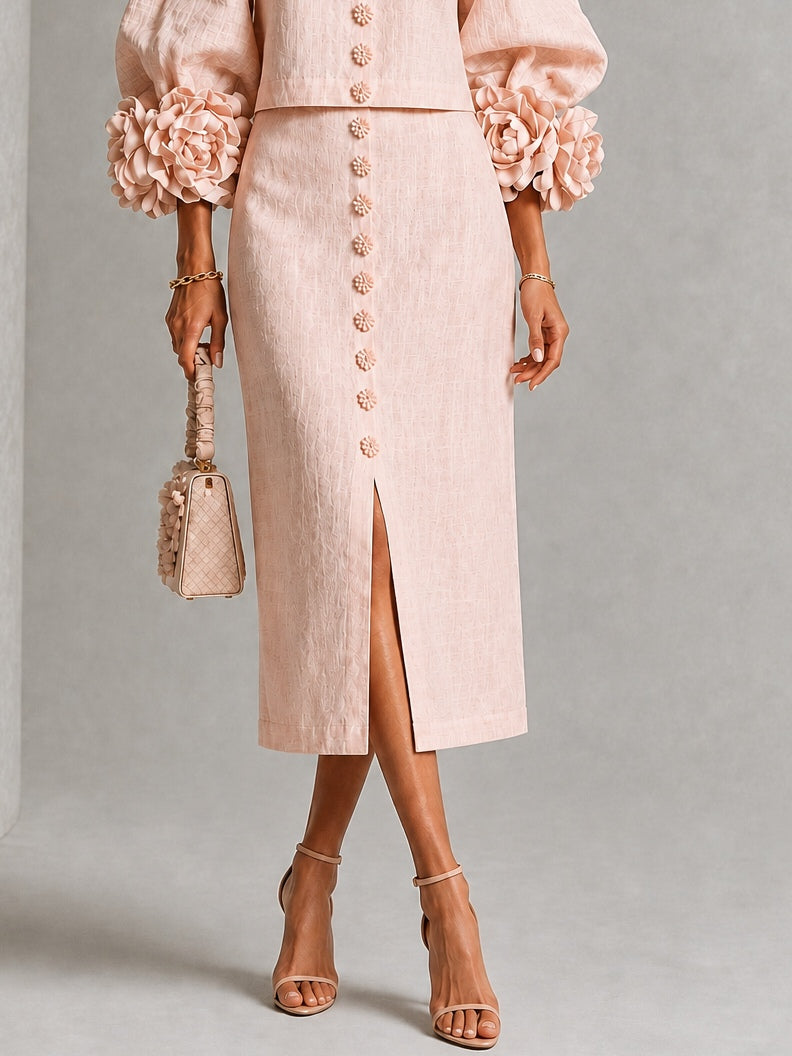 Conjunto Rosa de Top y Falda con Botones Florales y Puños Bordados