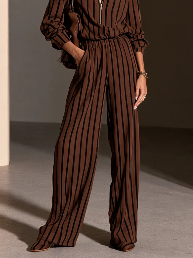 Conjunto de top a rayas con media cremallera y pantalón ancho con cintura elástica