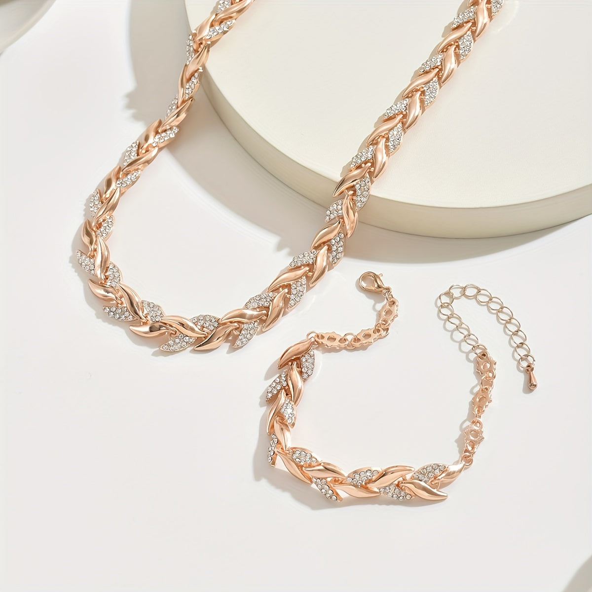 Claudine | Collar hecho a mano en forma de cola de pez