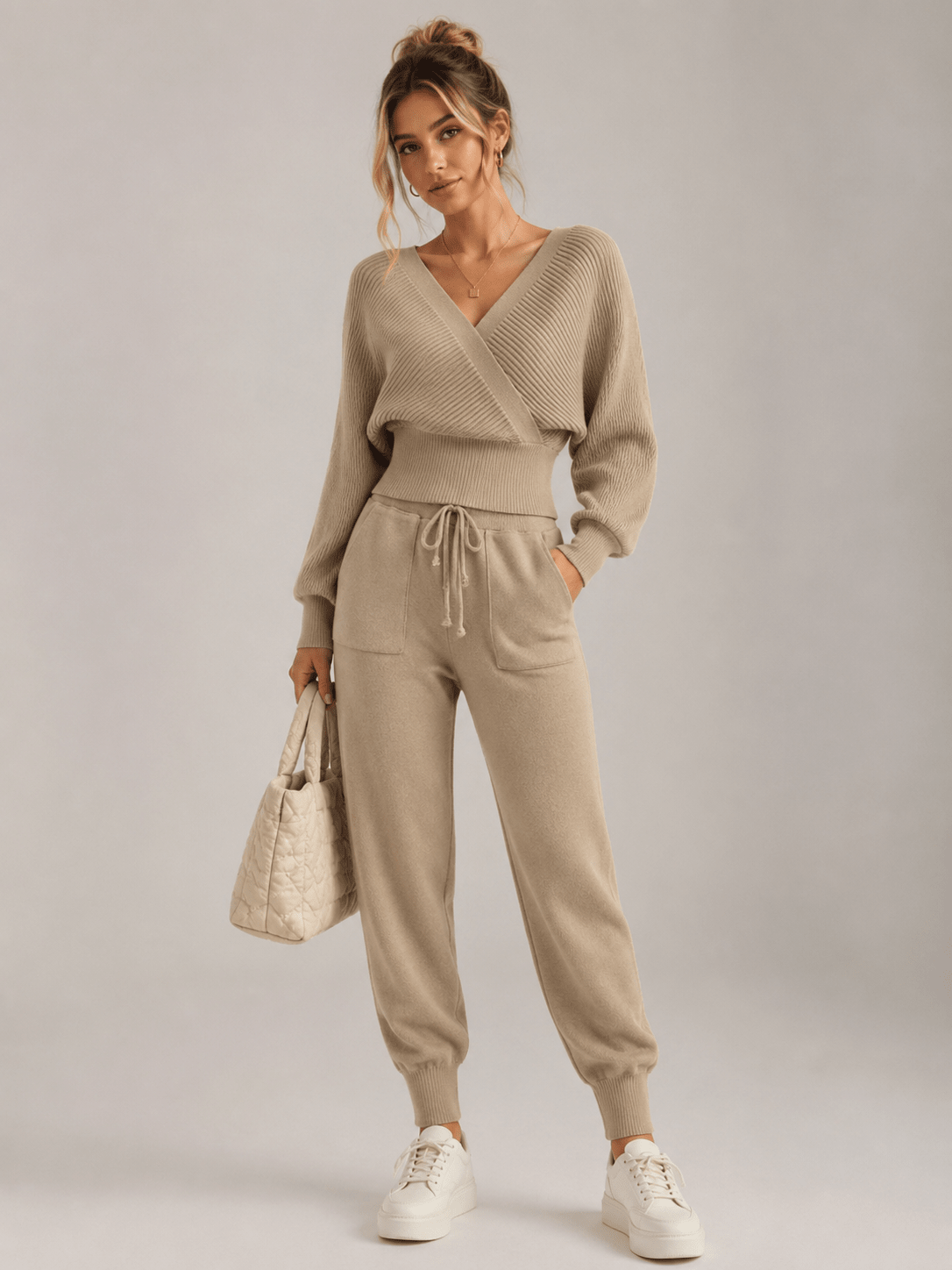 Conjunto de punto acanalado con top cruzado y pantalón jogger