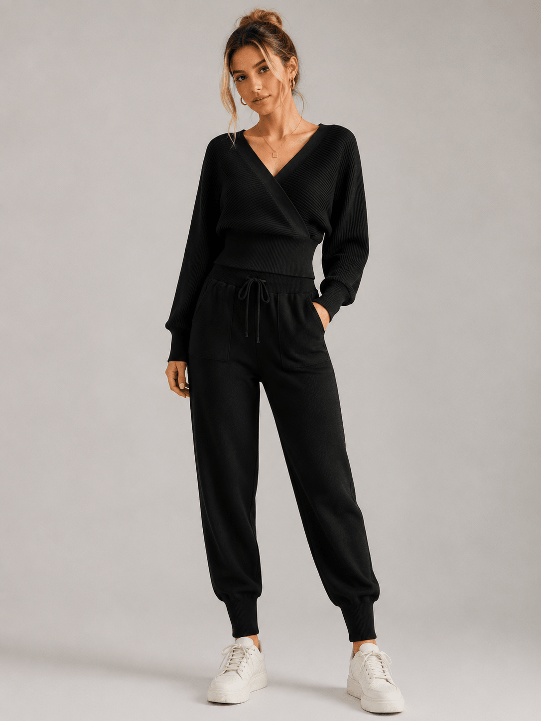 Conjunto de punto acanalado con top cruzado y pantalón jogger