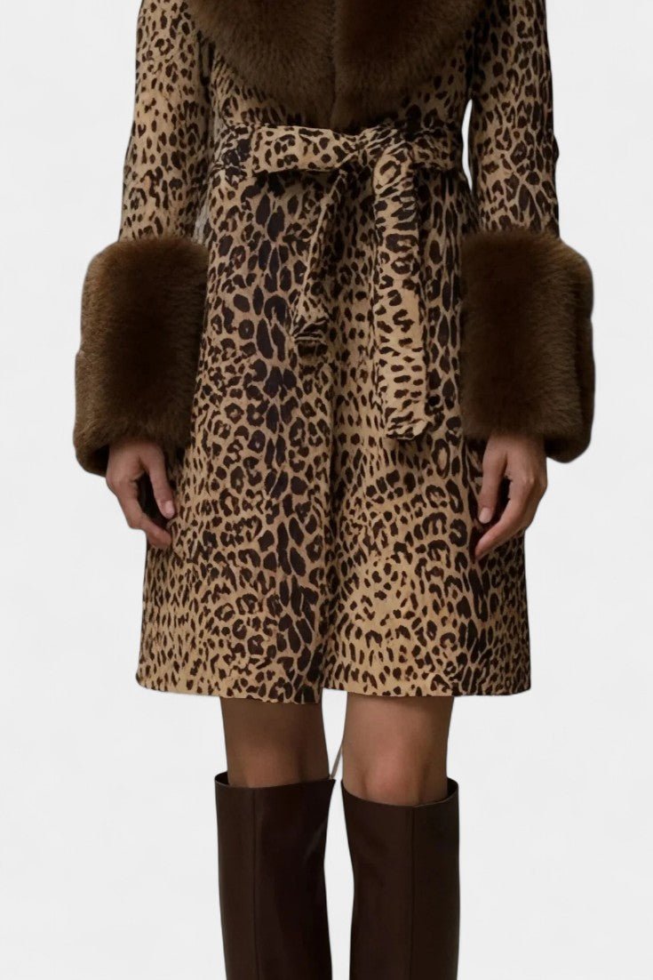 Abrigo de felpa Marguerite con estampado de leopardo y corte holgado