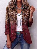 Chaqueta blazer de leopardo color vino con volantes