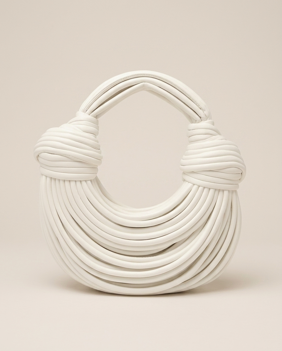 Bolso Escultural con Asa Anudada