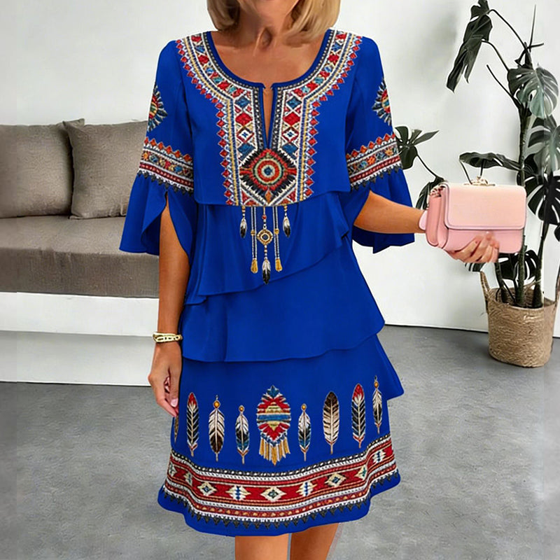 Vestido de mujer con corte escalonado y estampado étnico vintage